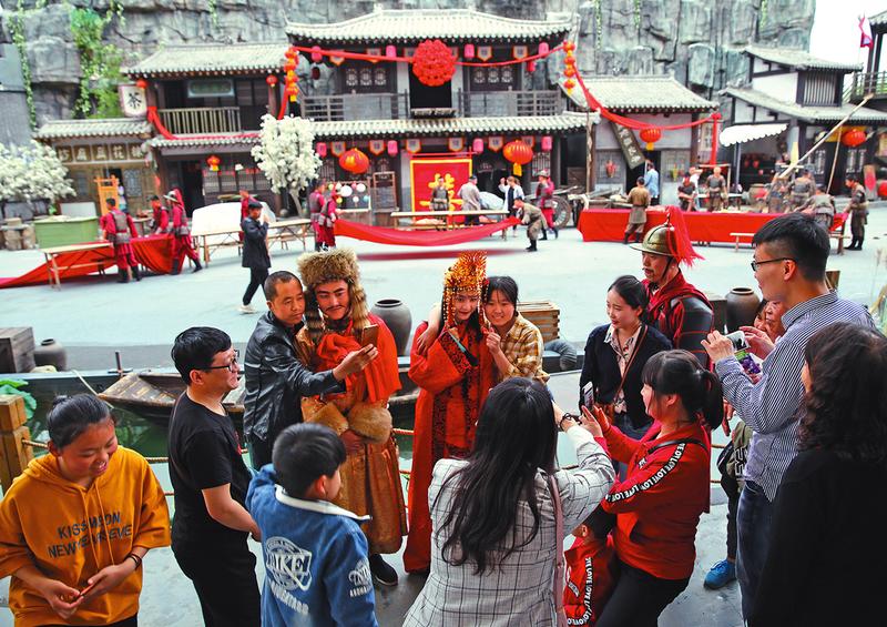 欢度五一 “五一”假期陕西接待游客4100多万人次 旅游收入增长23.14%