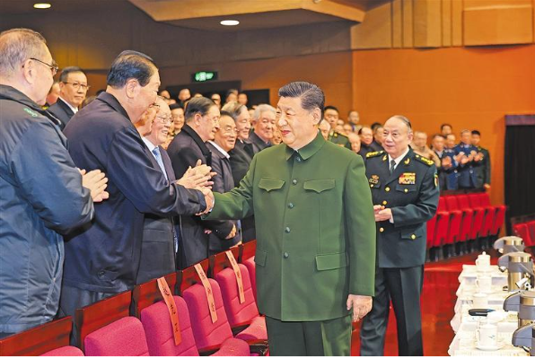 中央军委举行慰问驻京部队老干部迎新春文艺演出  习近平向全军老同志祝贺新春