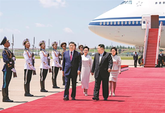 离京对朝鲜进行国事访问 习近平抵达平壤